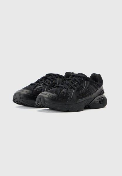 UNDER SOLA SNEAKERS