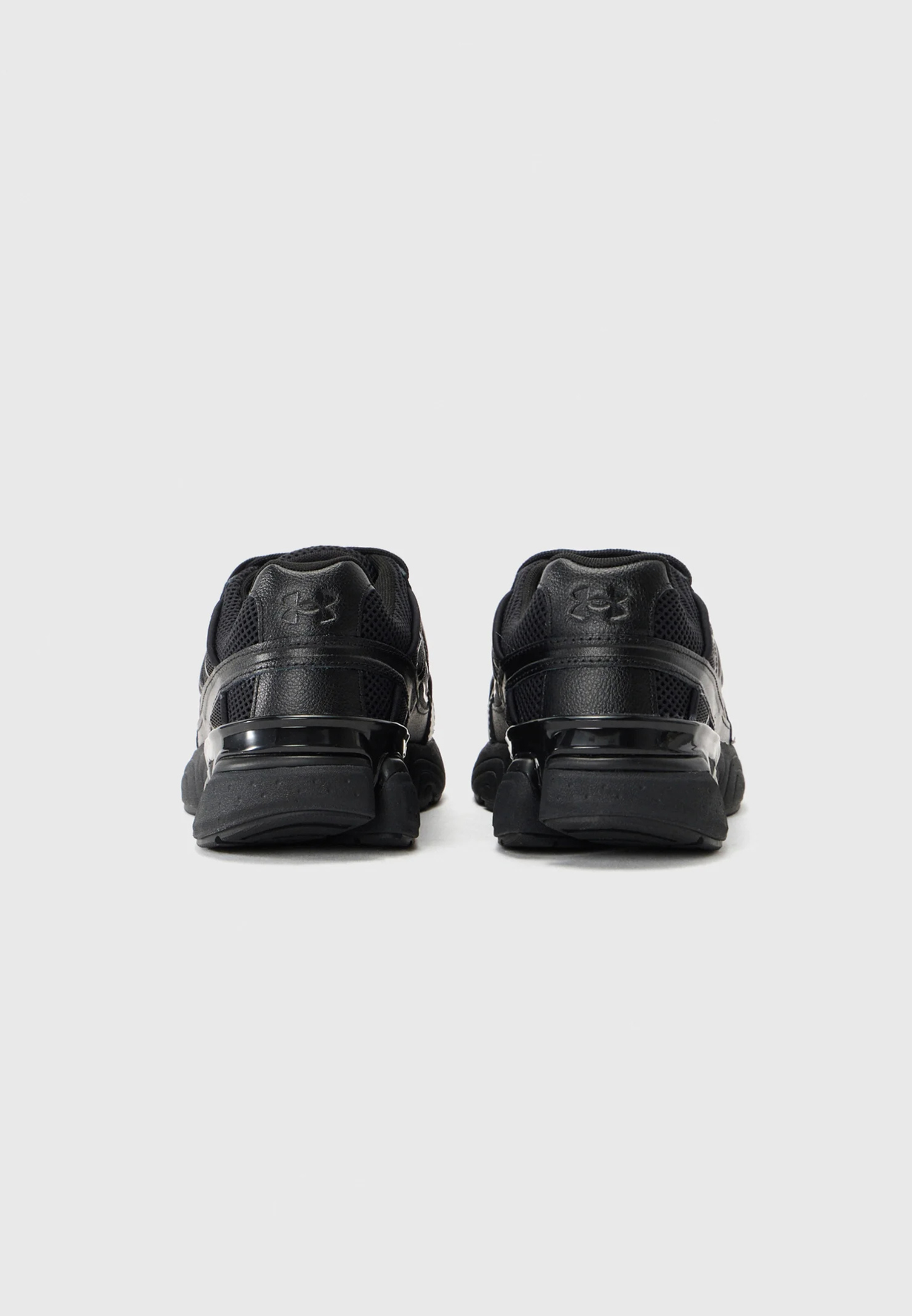 UNDER SOLA SNEAKERS